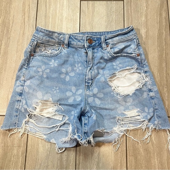 AE American Eagle Daisy Denim Highest Waist Baggy Short Size 4 - Picture 2 of 10